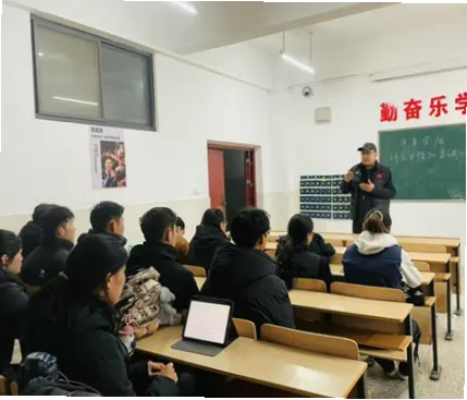 体育馆英语：从哑巴英语到流利交流的实用指南
